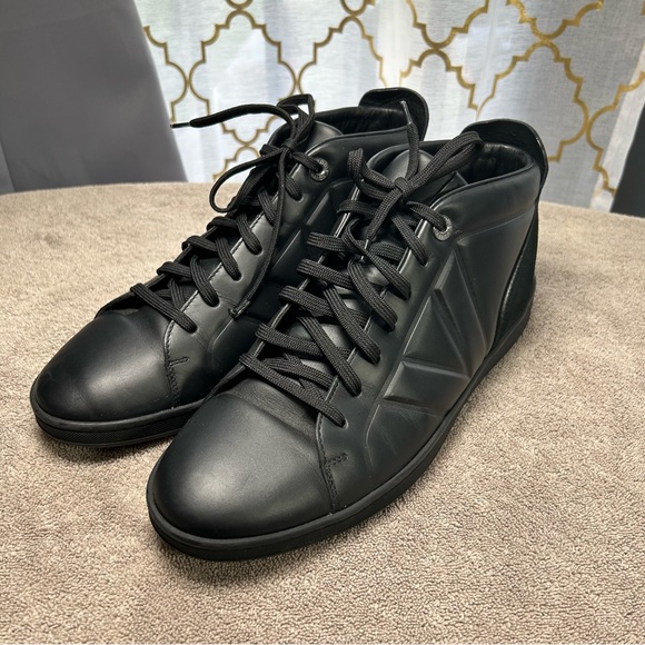 Louis Vuitton, Shoes, Vguc Black Vintage Louis Vuitton Mens Sneakers Shoe  Size 85